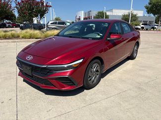 Used 2024 Hyundai Elantra SEL FWD video 1