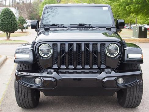 Used 2021 Jeep Gladiator Overland image 2