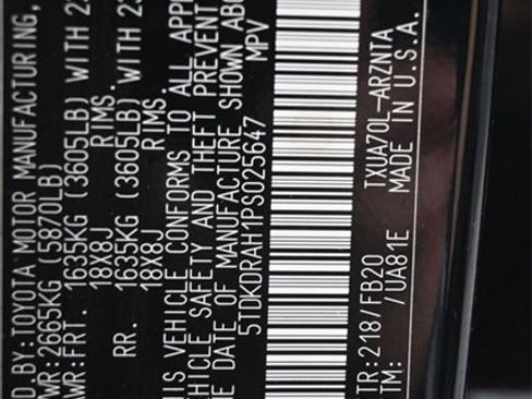 Used 2023 Toyota Highlander LE image 32