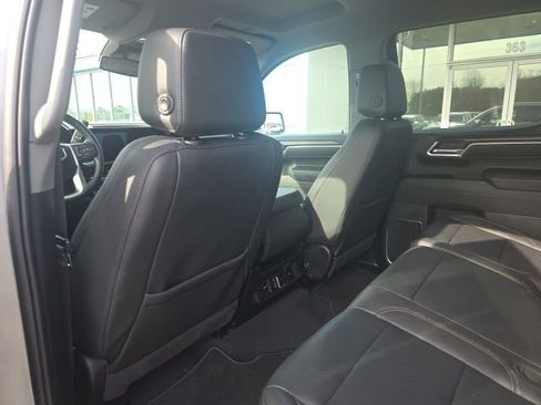 Used 2025 GMC Sierra 1500 SLT AWD/4WD image 30