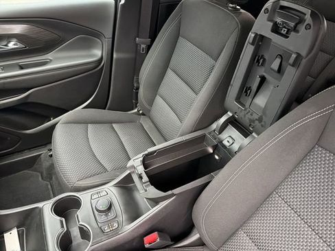 Used 2023 GMC Terrain SLE w/ Driver Convenience Package image 22
