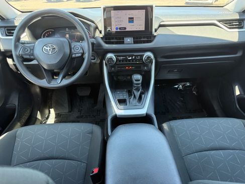 Used 2025 Toyota RAV4 XLE AWD/4WD image 27