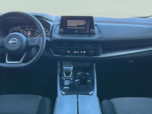 Used 2023 Nissan Rogue SV image 15