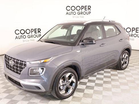 Certified 2025 Hyundai Venue Limited image 11