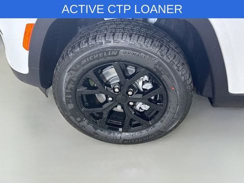 New 2025 Jeep Grand Cherokee Altitude AWD/4WD image 31