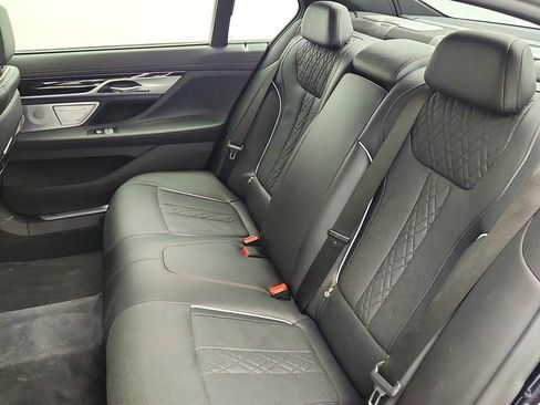 Used 2019 BMW 750i xDrive image 18
