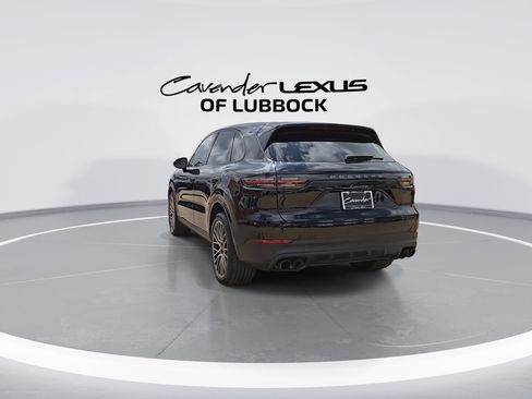 Used 2023 Porsche Cayenne Platinum Edition AWD/4WD image 7