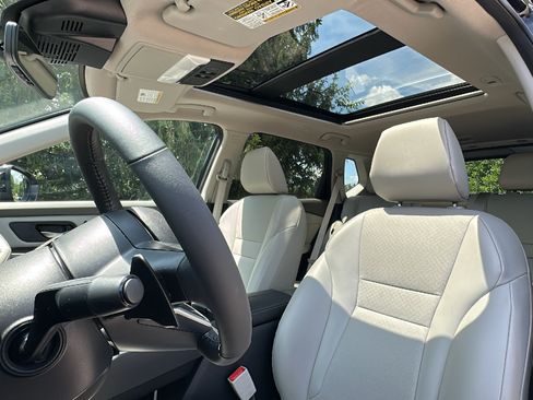 Certified 2024 Nissan Rogue SV w/ SV Premium Package AWD/4WD image 12