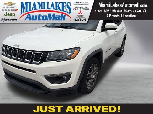 Used 2020 Jeep Compass Latitude FWD image 1