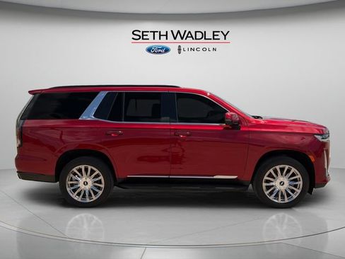 Used 2021 Cadillac Escalade Premium Luxury AWD/4WD image 8