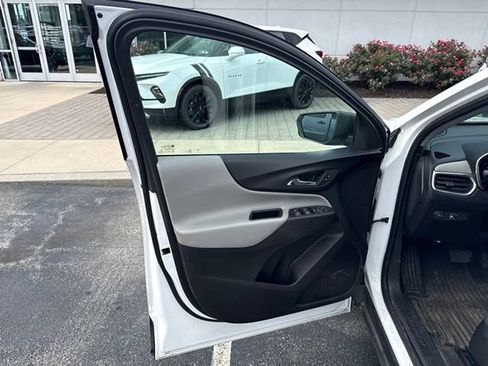 Used 2018 Chevrolet Equinox LS FWD image 10