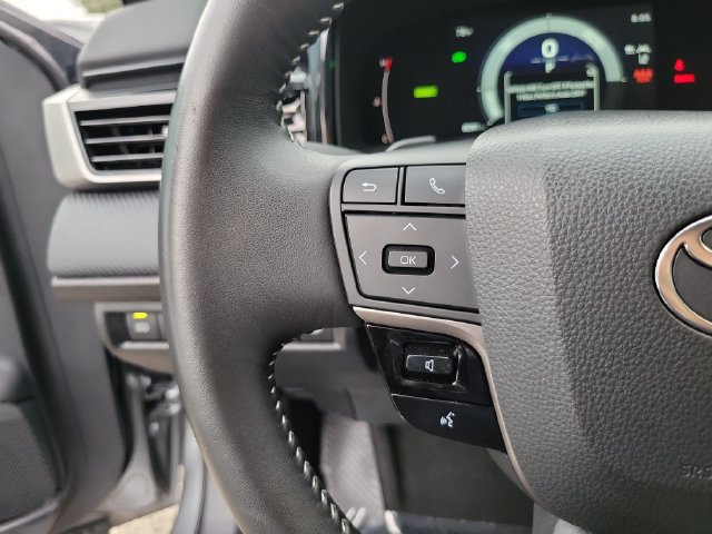 Used 2025 Toyota Camry SE FWD image 15