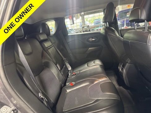 Used 2019 Jeep Cherokee Limited w/ Technology Group AWD/4WD image 25