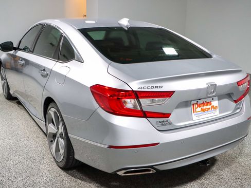 Used 2019 Honda Accord Touring image 9