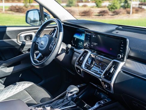 Used 2021 Kia Sorento SX image 12