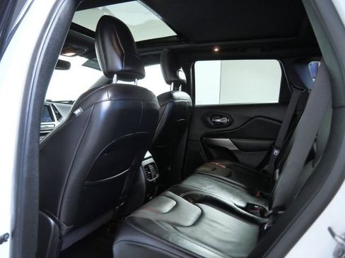 Used 2021 Jeep Cherokee Latitude Lux 80th Anniv w/ Quick Order Package 26U 80TH AWD/4WD image 13