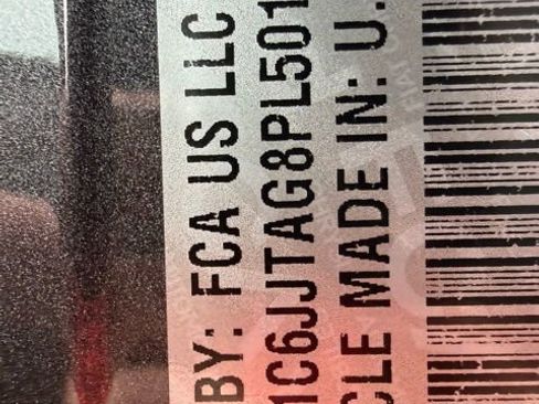 Used 2023 Jeep Gladiator Sport image 27