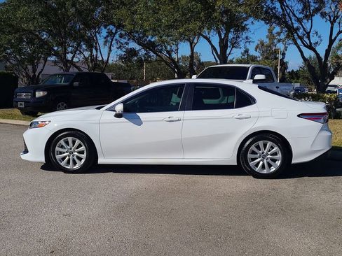 Used 2019 Toyota Camry LE image 14
