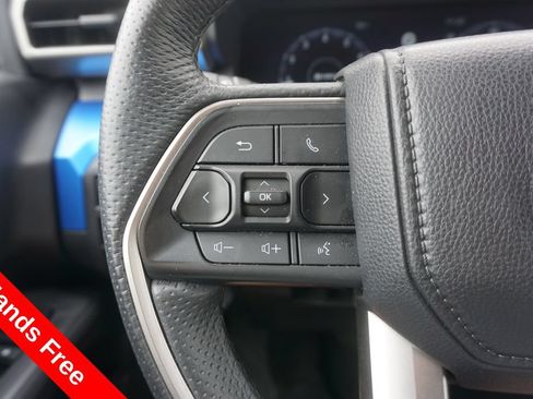 Used 2025 Toyota Tacoma TRD Off-Road AWD/4WD image 4