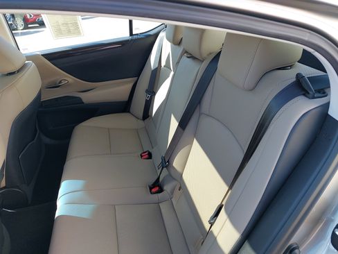 Used 2020 Lexus ES 350 w/ Premium Package image 16