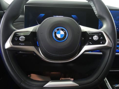 Used 2025 BMW i7 eDrive50 image 20