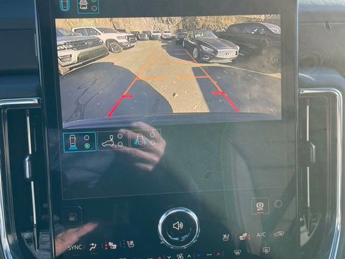 Used 2026 GMC Yukon Denali w/ Sun & Power Step Package image 19