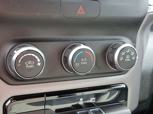 Used 2023 RAM 1500 Big Horn AWD/4WD image 19