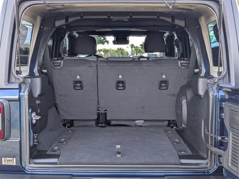 Used 2025 Jeep Wrangler Unlimited Rubicon w/ XTREMEE 35" Tire Package image 13