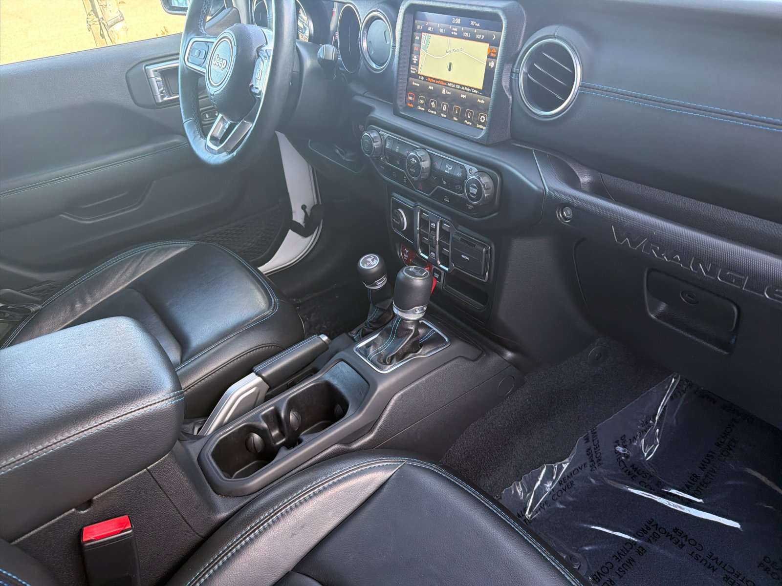 Used 2022 Jeep Wrangler Unlimited Rubicon 4xe w/ Cold Weather Group AWD/4WD image 18