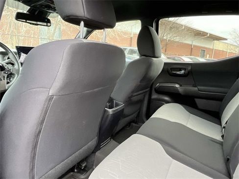Used 2021 Toyota Tacoma TRD Off-Road image 18