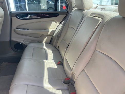 Used 2004 Jaguar XJ8 XJR image 10