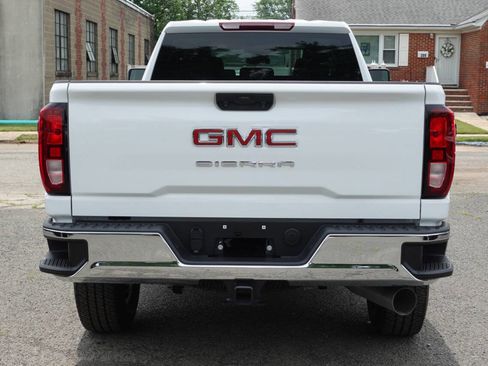 Used 2024 GMC Sierra 2500 Pro w/ Convenience Package image 8