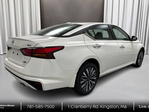 Certified 2024 Nissan Altima 2.5 SV AWD/4WD image 5