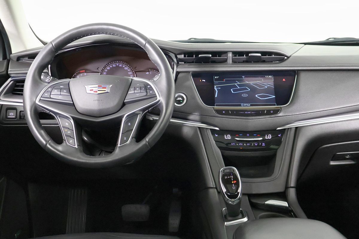 Used 2017 Cadillac XT5 Luxury w/ Driver Awareness Package AWD/4WD image 30