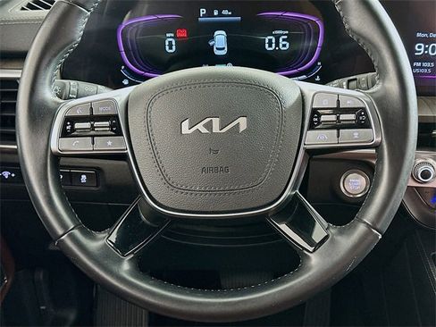 Used 2024 Kia Telluride EX w/ EX Captain's Chair Package image 15