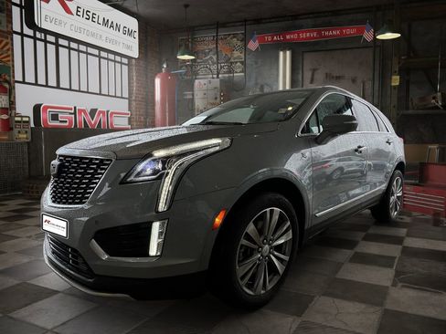 Used 2025 Cadillac XT5 Premium Luxury image 1