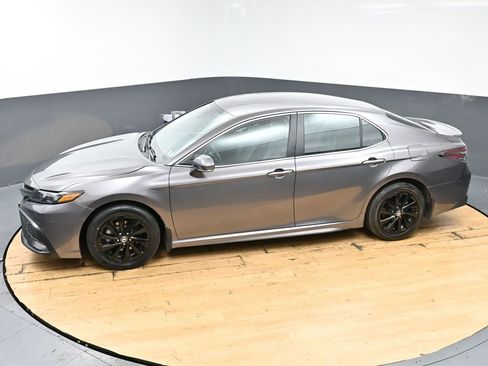 Used 2024 Toyota Camry SE image 42