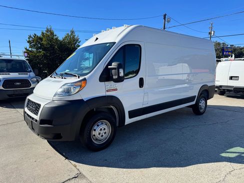 Used 2022 RAM ProMaster 2500 w/ Driver Convenience Group image 3