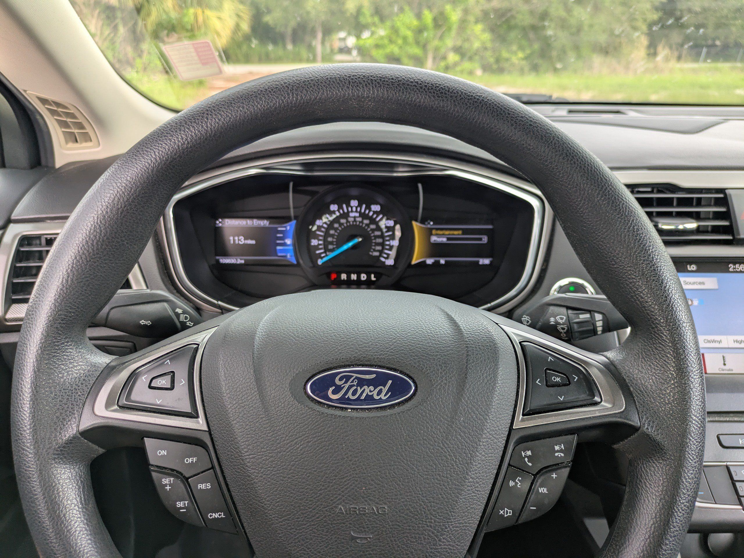 Used 2017 Ford Fusion SE w/ Fusion SE Technology Package FWD image 23