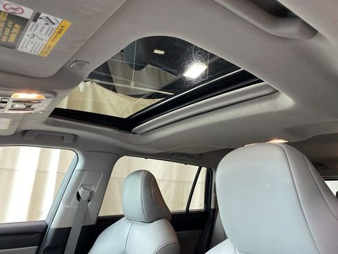 Certified 2023 Toyota Highlander XLE AWD/4WD image 22