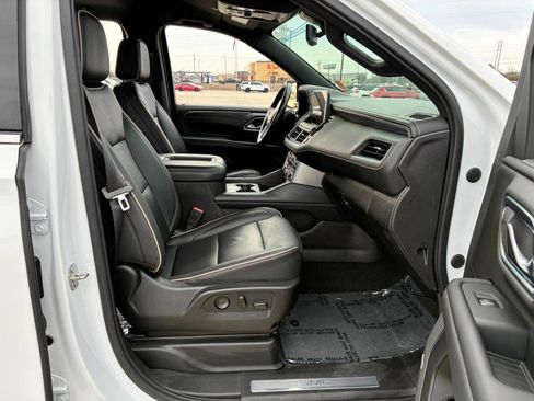 Used 2021 GMC Yukon XL SLT image 15