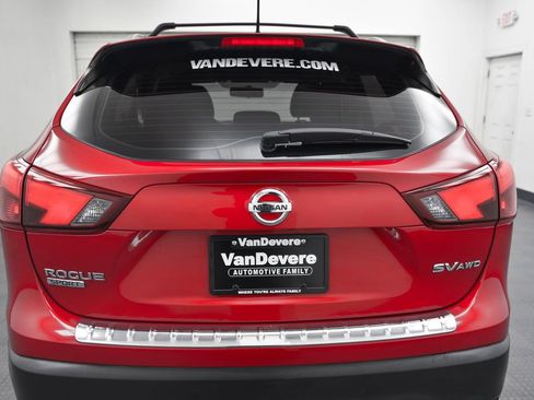 Used 2018 Nissan Rogue Sport SV w/ SV Technology Package image 6