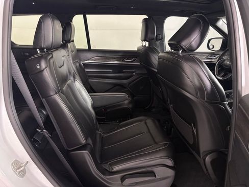 Used 2024 Jeep Grand Cherokee L Limited w/ Black Appearance Package image 42