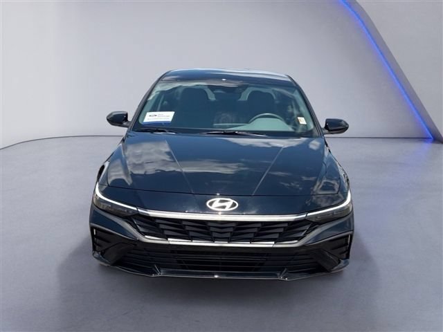 Used 2025 Hyundai Elantra Sport FWD image 11