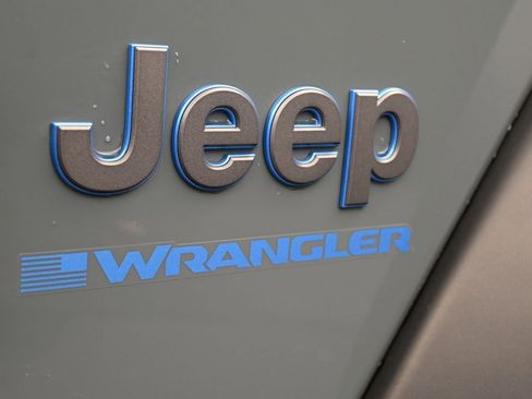 Used 2024 Jeep Wrangler Unlimited Rubicon 4xe image 15
