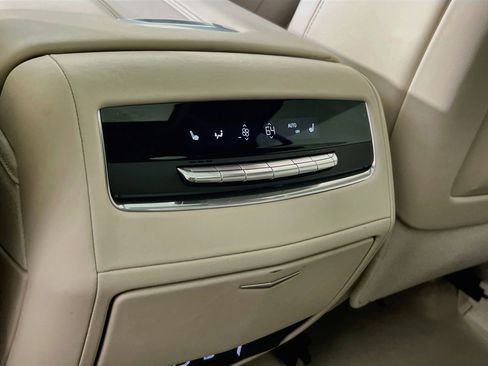 Used 2022 Cadillac Escalade Premium Luxury Platinum AWD/4WD image 28