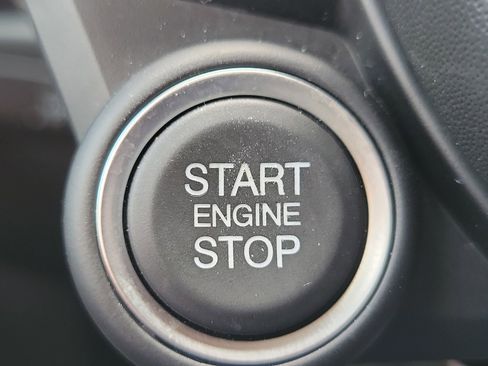 Used 2025 Alfa Romeo Tonale image 23