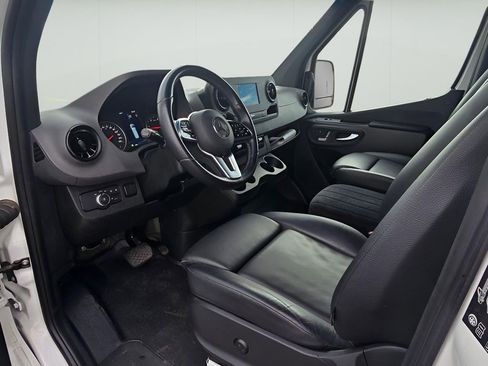 Used 2022 Mercedes-Benz Sprinter 3500 w/ Parking Package image 28