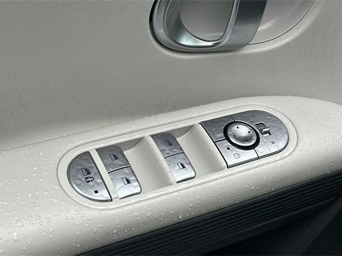 Certified 2024 Hyundai Ioniq 5 SE image 15