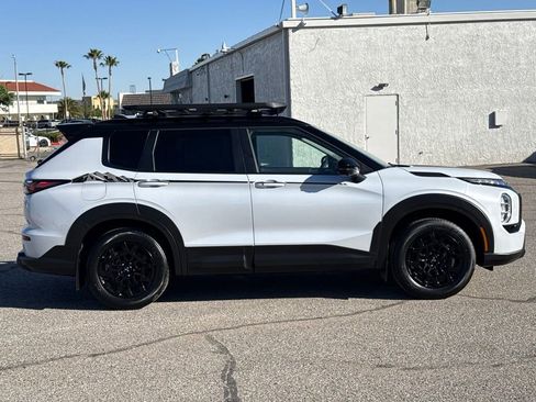 New 2026 Mitsubishi Outlander AWD image 3